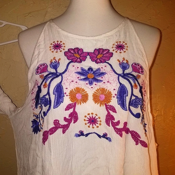 JACHS Girlfriend White Cold Shoulder Embroidered Flowy Peasant Top Shirt Blouse - Picture 4 of 14